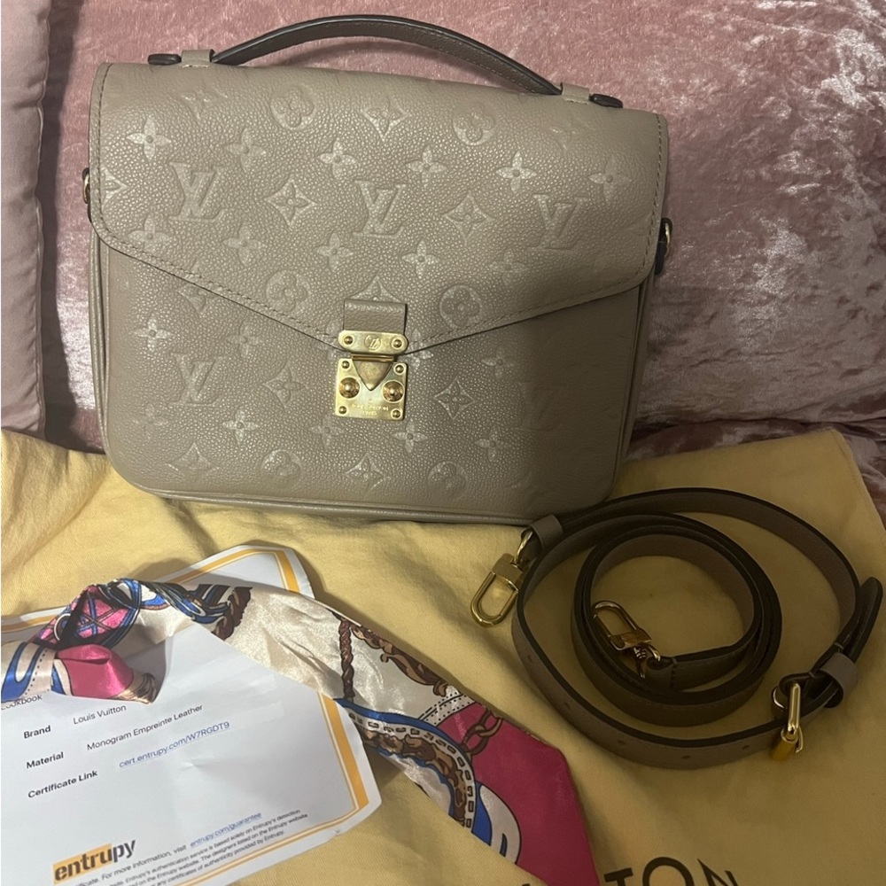 Louis Vuitton Metis Monogram Empreinte Leather.  Turtledove